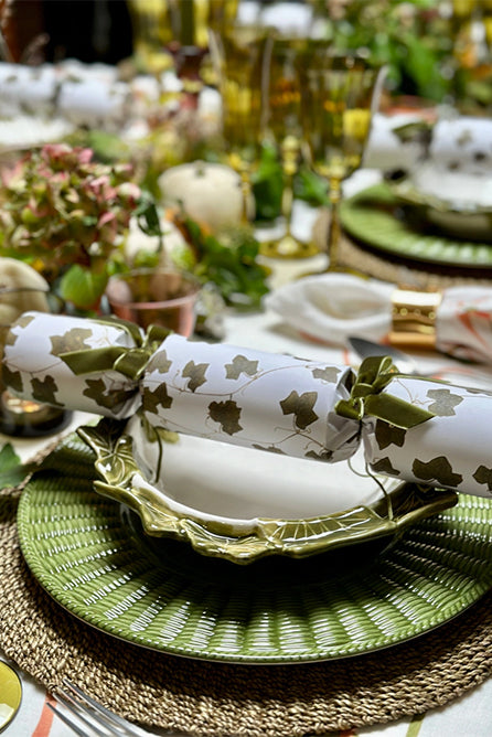 Christmas Crackers with 'Ivy' Print and Green Velvet Bows, Box of 6 (UK ONLY)