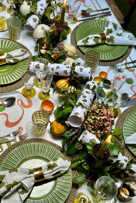 Christmas Crackers with 'Ivy' Print and Green Velvet Bows, Box of 6 (UK ONLY)