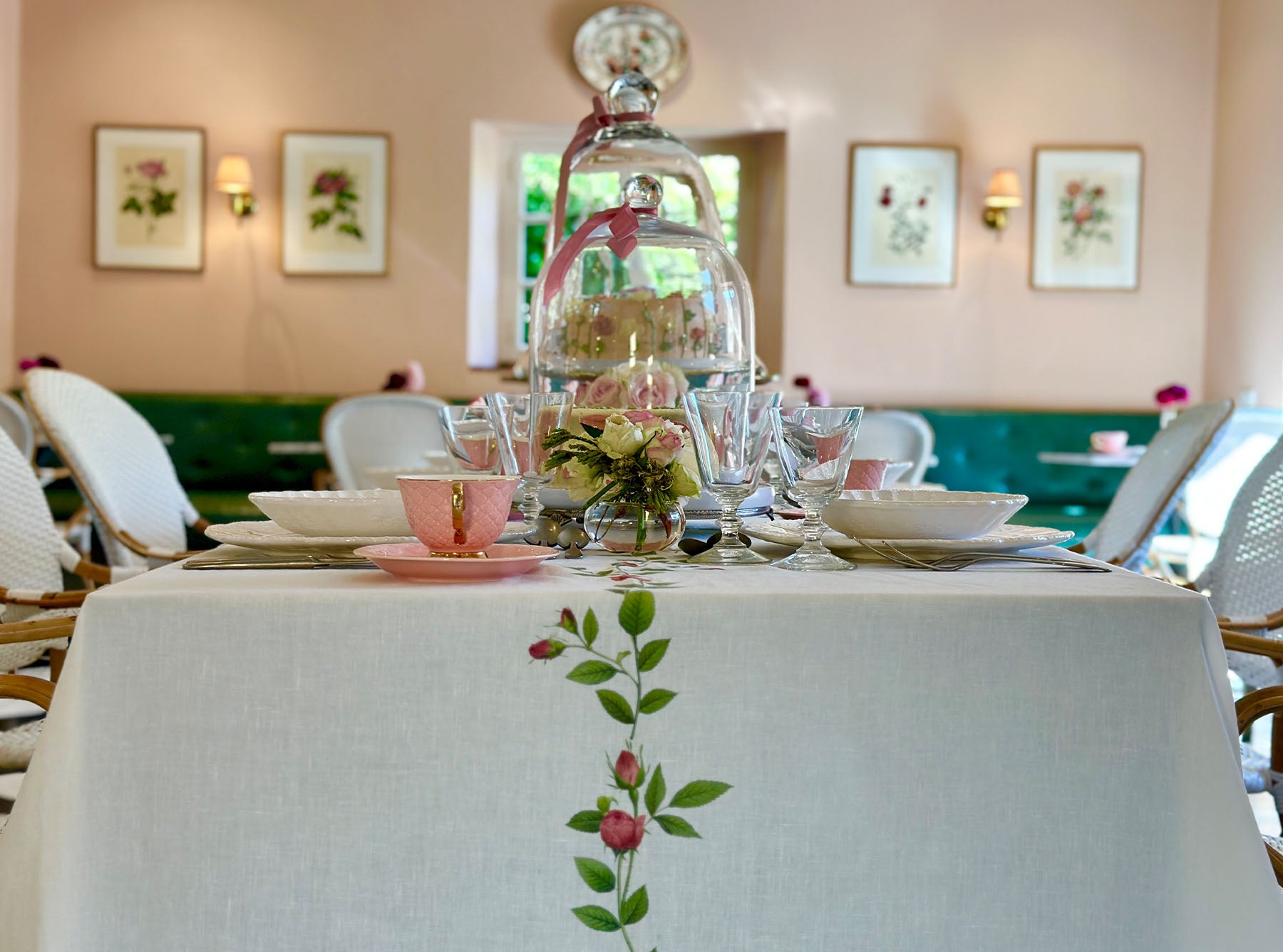 'Rose Trellis' Linen Tablecloth