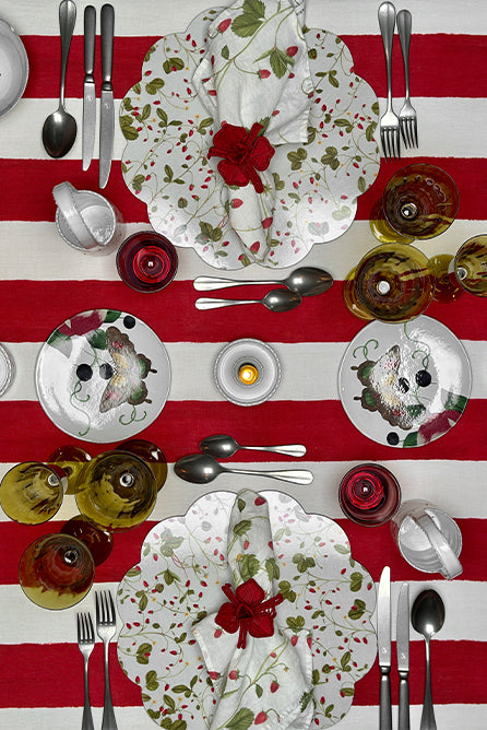 'Fraises des Bois' Scalloped Cork-backed Placemat, 34cm