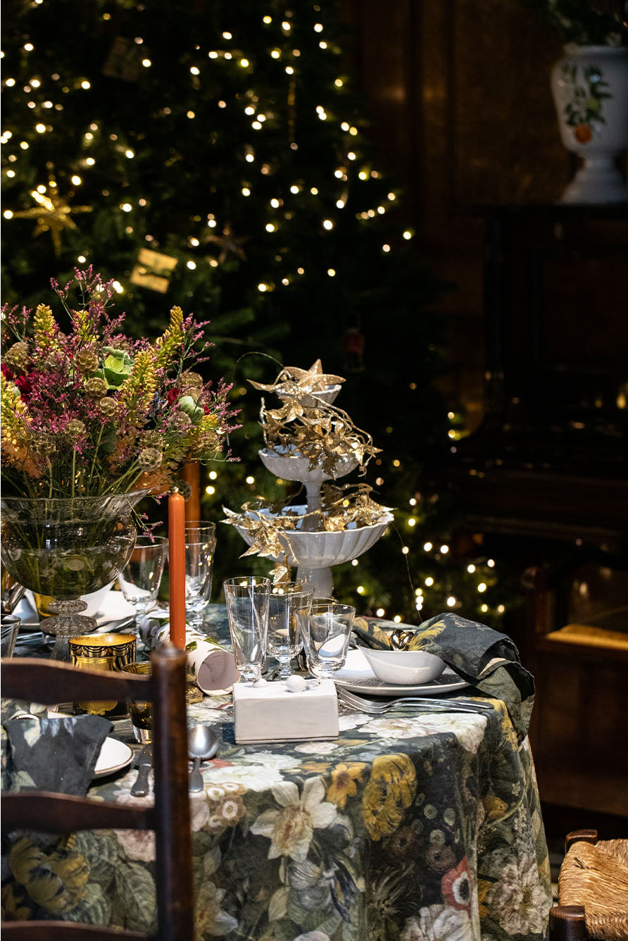 'Still Life 1815' Round Linen Tablecloth, 260cm