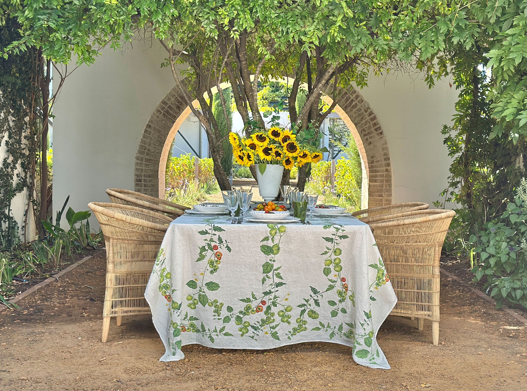 'Tomato Verte' Linen Tablecloth